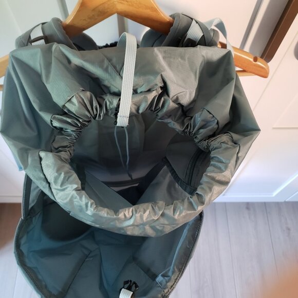 The North Face Hydra 26 Backpack Blue - Picture 4 of 4